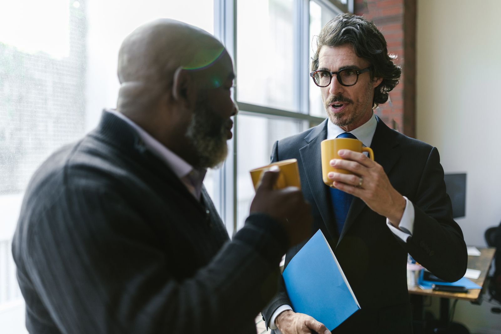 Two HR professionals in a real conversation